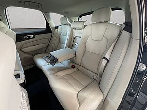 Volvo  Momentum Pro