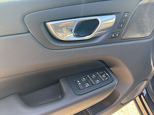 Volvo  Plus Dark