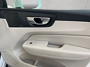 Volvo  Momentum Pro