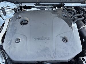 Volvo  Plus Dark