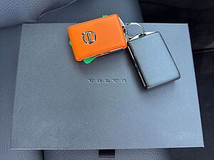 Volvo  Plus Dark