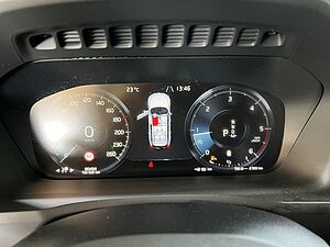 Volvo  Momentum Pro