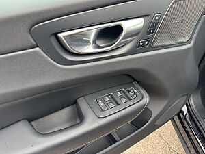 Volvo  Plus Dark