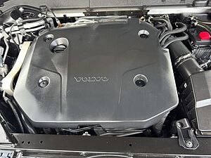 Volvo  Plus Dark