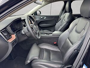 Volvo  Plus Dark