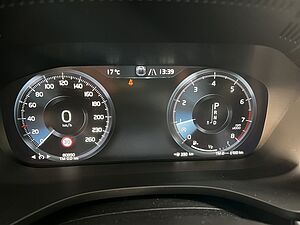 Volvo  Momentum Pro