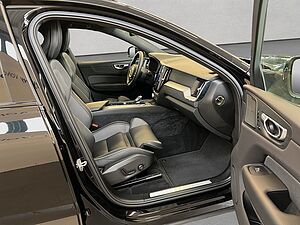 Volvo  Plus Dark