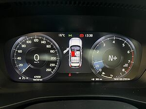 Volvo  Momentum Core