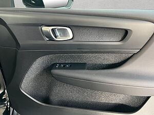 Volvo  Momentum Core