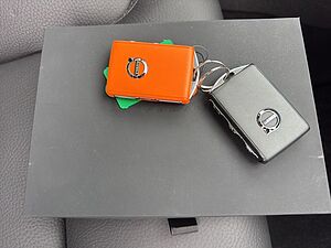Volvo  Plus Bright