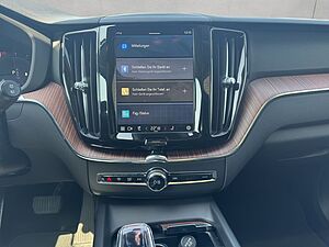 Volvo  Plus Dark