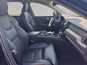 Volvo  Plus Dark