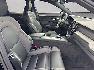 Volvo  Plus Dark
