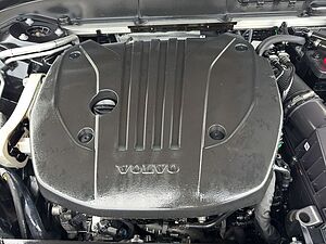 Volvo  Plus Dark