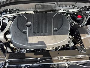 Volvo  Plus Dark