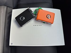 Volvo  Plus Dark