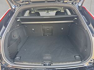 Volvo  Plus Dark