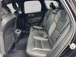 Volvo  Plus Dark