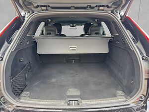 Volvo  Plus Dark
