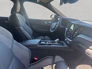 Volvo  Plus Dark
