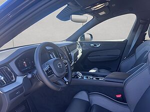Volvo  Plus Dark