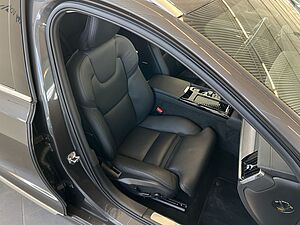 Volvo  T6 Recharge AWD  Glasd 360° Navi LED
