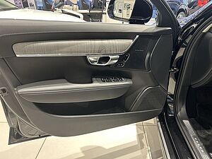 Volvo  B4 D