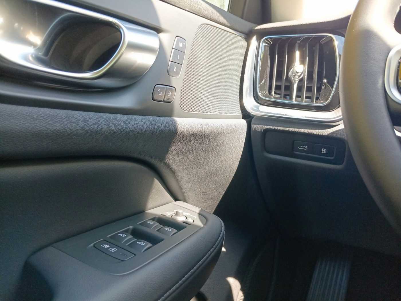 Volvo  T6 Twin Engine AWD Plus Dark Cam/LED/Navi