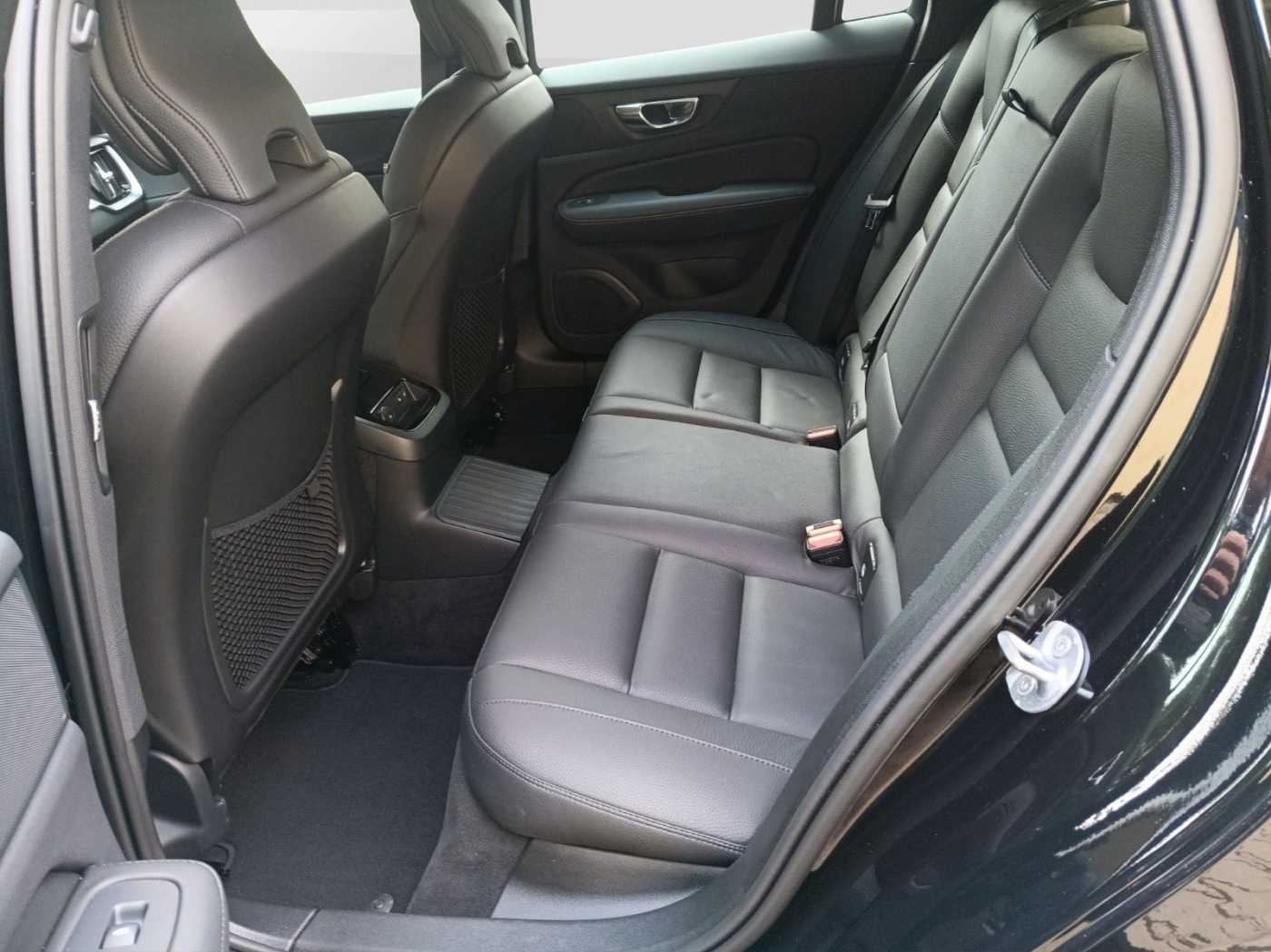 Volvo  T6 Plus Dark Recharge Cam/Navi/Standhzg.