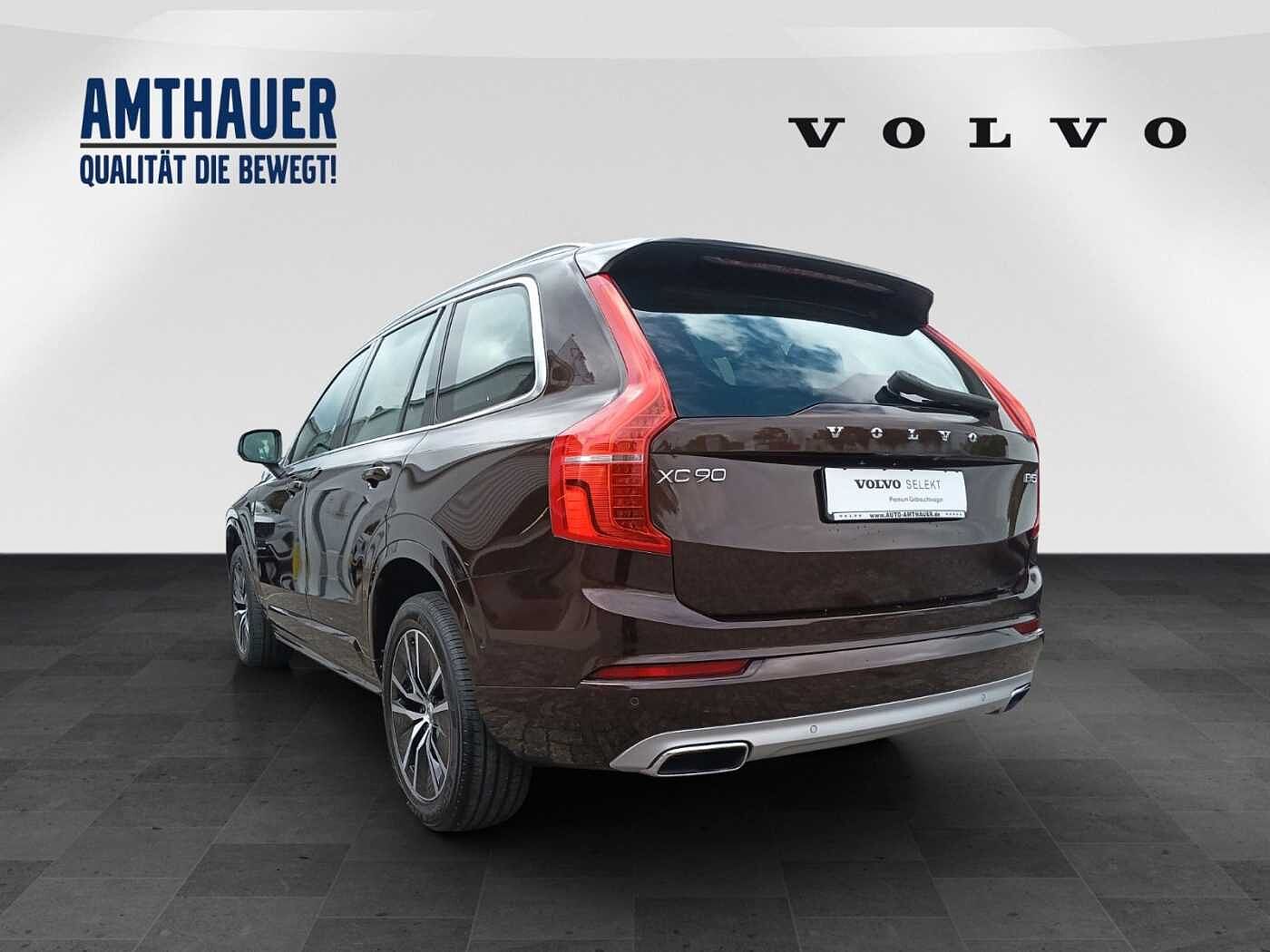 Volvo  B5 Momentum Pro AWD 360°/AHK/Panorama