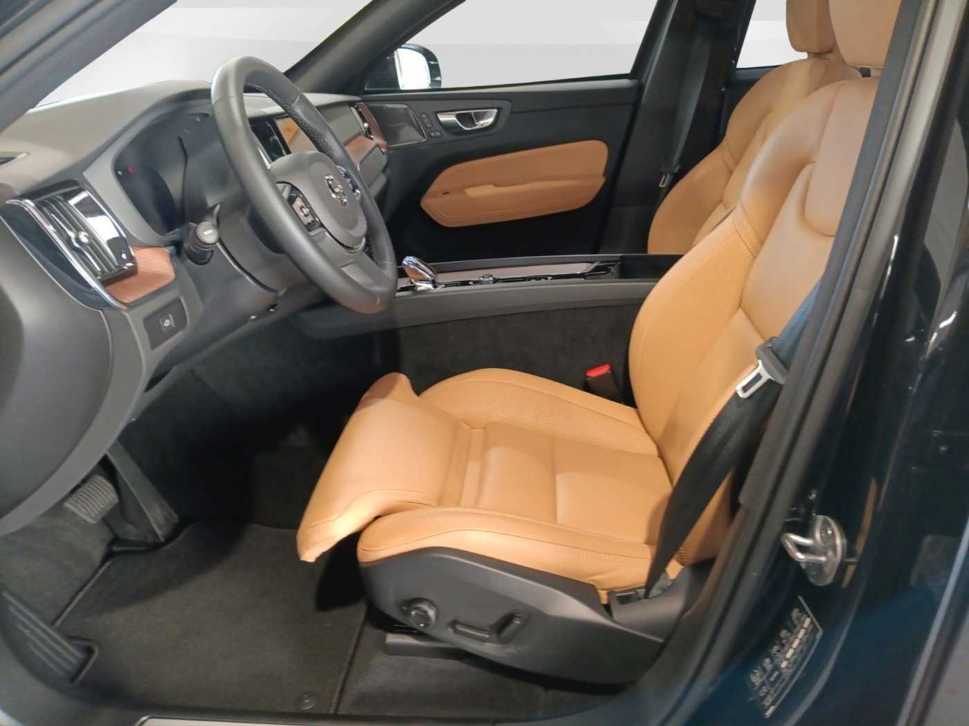 Volvo  B6 AWD Plus Bright Sonderschutz  360°/H&K