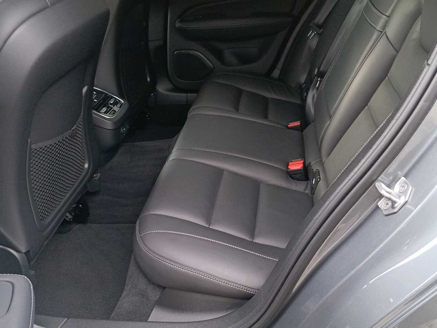 Volvo  B4 Inscription  360°/Pano/Head-up/Standhzg.