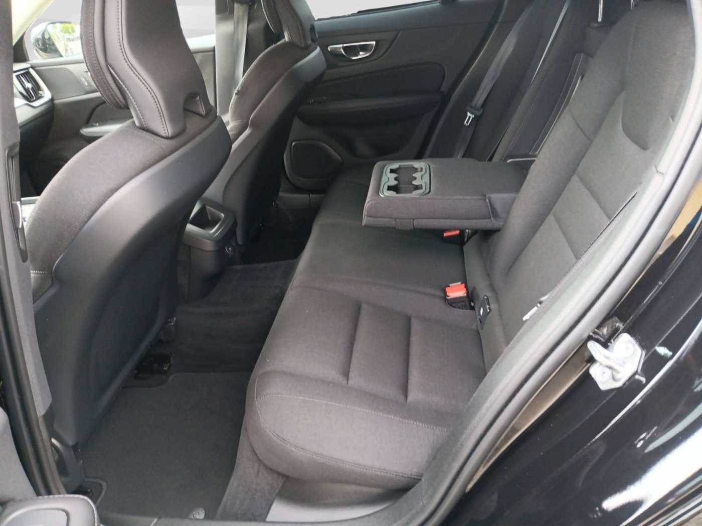 Volvo  B3 Momentum Core Navi/Frontsch. heiz. /PDC