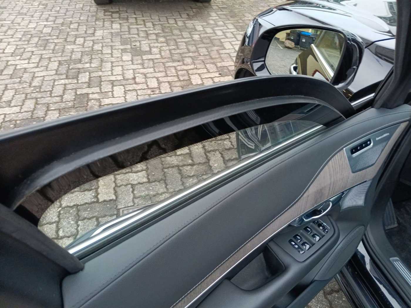 Volvo  B6 AWD Inscrip Gepanzert Armoured  NIJ-IIIA