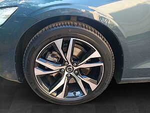 Volvo  Kombi B3 Core LED/Cam/Nav/Standheizung