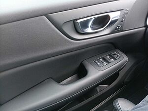 Volvo  T6 Plus Dark Recharge Cam/Navi/Standhzg.