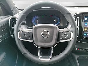 Volvo  B3 Plus 2WD H&K/Cam/Nav