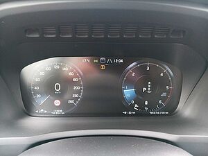 Volvo  B5 Momentum Pro AWD 360°/AHK/Panorama