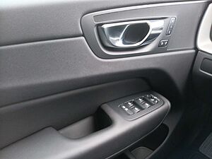 Volvo  T8 AWD Plus Dark 360°/Pano/Frontsch. heizb.