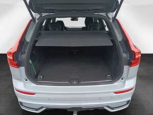Volvo  B4 AWD Plus Dark 360°/AHK/H&K