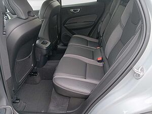 Volvo  B4 AWD Plus Dark 360°/AHK/H&K
