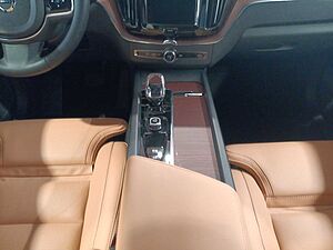 Volvo  B6 AWD Plus Bright Sonderschutz  360°/H&K