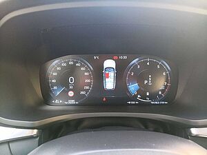 Volvo  B4 Momentum Pro Cam/Navi/Memory