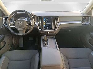 Volvo  B4 Momentum Pro Cam/Navi/Memory
