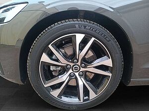 Volvo  B4 Plus Dark Sitzhzg/Cam/Navi