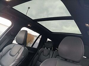 Volvo  T8 Twin Engine AWD R-Design Edition