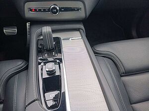 Volvo  T8 Twin Engine AWD R-Design Edition