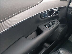 Volvo  T8 Twin Engine AWD R-Design Edition