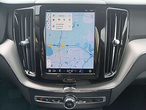 Volvo  B4 2WD Plus Dark Cam/Alarmanlage/Navi