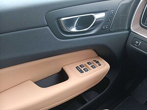 Volvo  B5 AWD Inscription Pano/360°/AHK